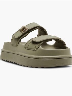 02. Steve Madden Women’s Bigschmona Platform Sandal in Olive